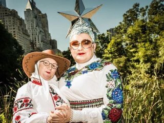 Верка Сердючка со сценической мамой
